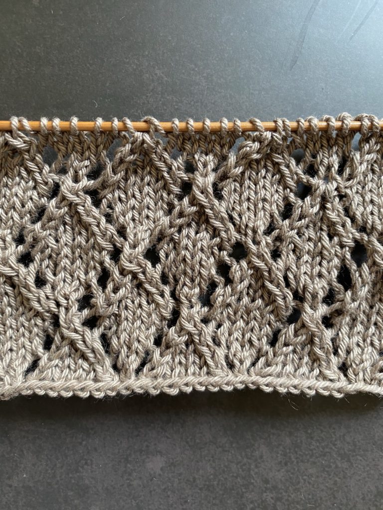 How to knit The Openwork Diamond Pattern